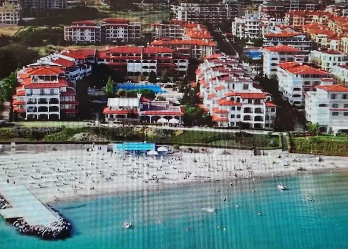 Апартамент Aqua Dreams - New Wifi Свети Влас